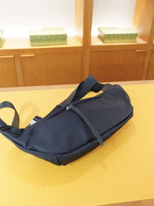 Prada Black shoulder bag — Top Quality Replica