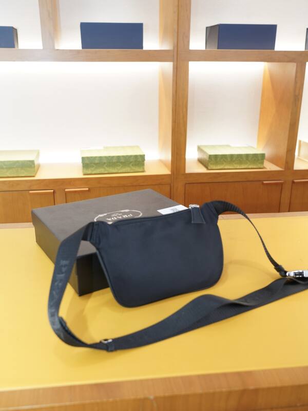 Prada Black 25x18x10cm shoulder bag — Top Quality Replica