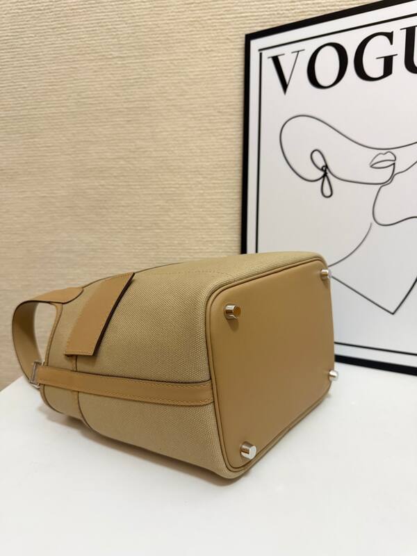 Hermes Cargo Picotin 18 Beige everyday — AAA Quality Replica
