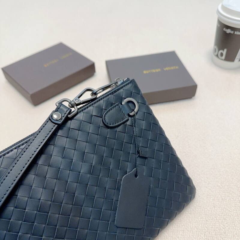 Bottega Veneta Navy Intrecciato leather 30*20*1 clutch — Premium Replica