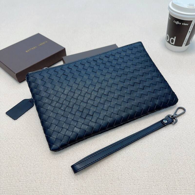 Bottega Veneta Navy Intrecciato leather 30*20*1 clutch — Premium Replica