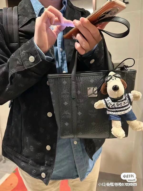 MCM Toni Visetos shoulder bag — Premium Replica