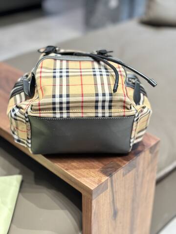 Burberry Black 25x18x10cm shoulder bag Top Quality Replica