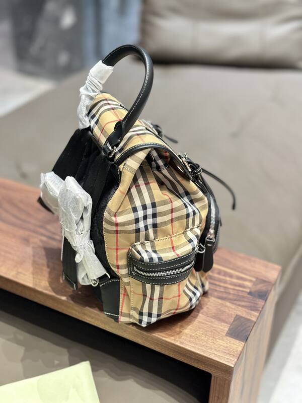 Burberry Black 25x18x10cm shoulder bag — Top Quality Replica