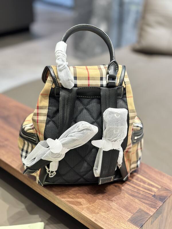 Burberry Black 25x18x10cm shoulder bag — Top Quality Replica
