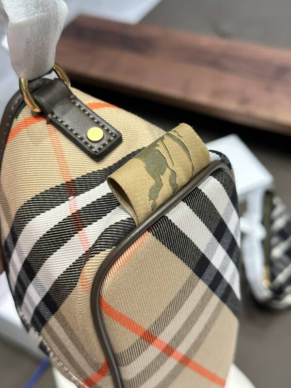 Burberry shoulder bag — AAA Quality Replica