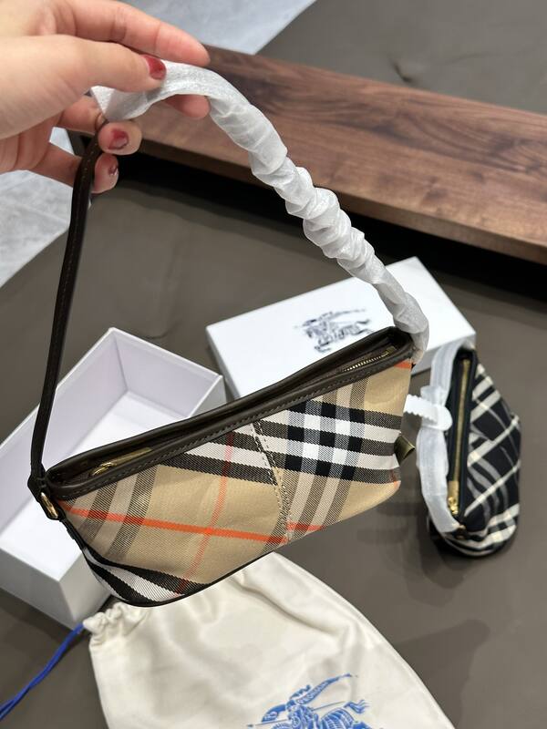 Burberry shoulder bag — AAA Quality Replica