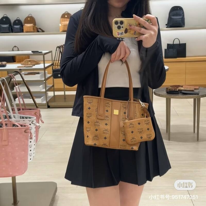 MCM Toni Visetos shoulder bag — Top Quality Replica