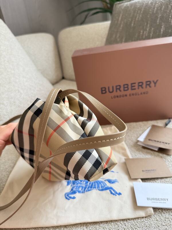 Burberry shoulder bag — AAA Quality Replica