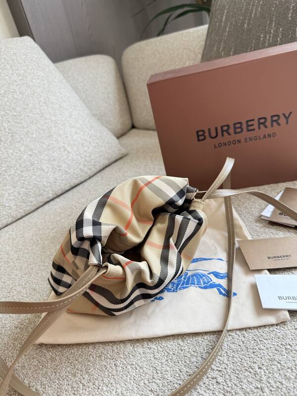 Burberry shoulder bag — AAA Quality Replica