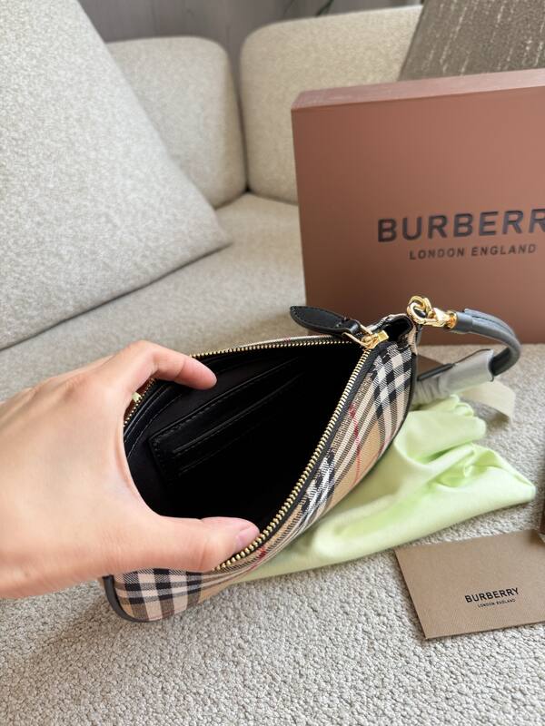 Burberry Black 25x18x10cm shoulder bag — Premium Replica