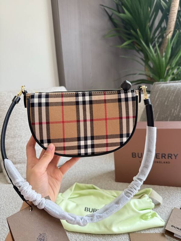 Burberry Black 25x18x10cm shoulder bag — Premium Replica