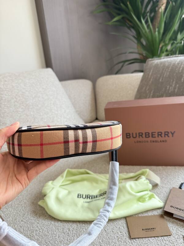 Burberry Black 25x18x10cm shoulder bag — Premium Replica