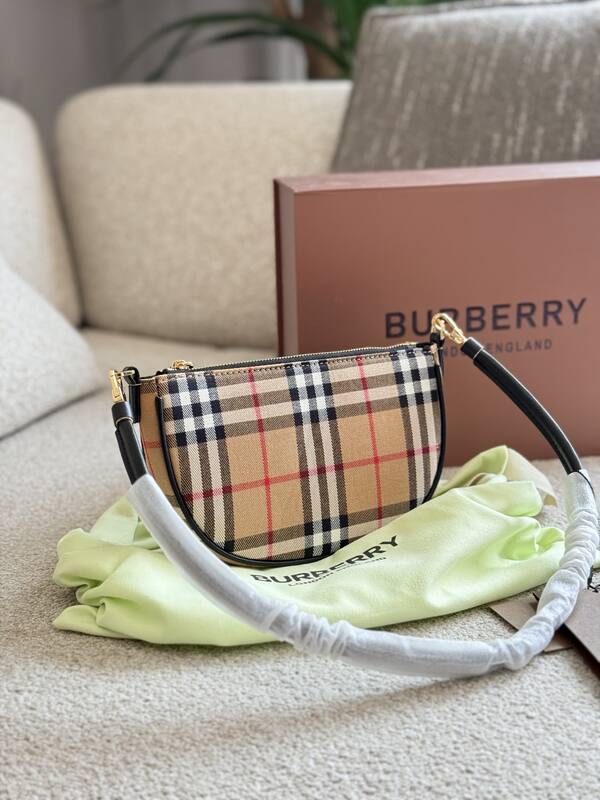 Burberry Black 25x18x10cm shoulder bag — Premium Replica