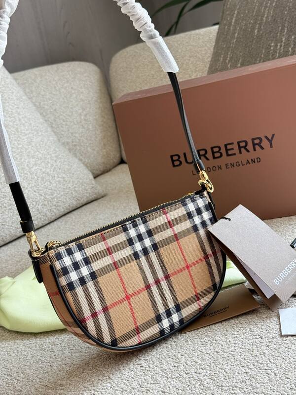 Burberry Black 25x18x10cm shoulder bag — Premium Replica