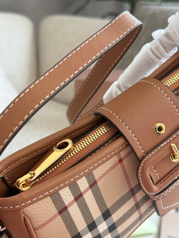 Burberry Brown 25x18x10cm shoulder bag — AAA Quality Replica