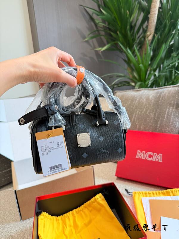 MCM Monogram shoulder bag — Premium Replica