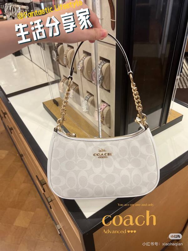 Coach White shoulder bag — AAA Quality Replica