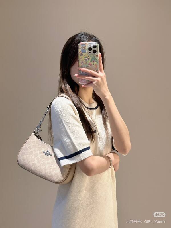 Coach Monogram shoulder bag — Premium Replica