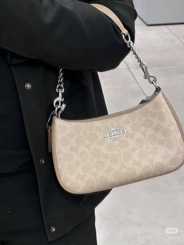 Coach Monogram shoulder bag — Premium Replica