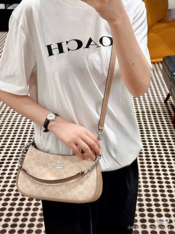 Coach Monogram shoulder bag — Premium Replica