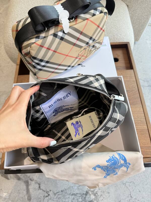 Burberry Black shoulder bag — AAA Quality Replica