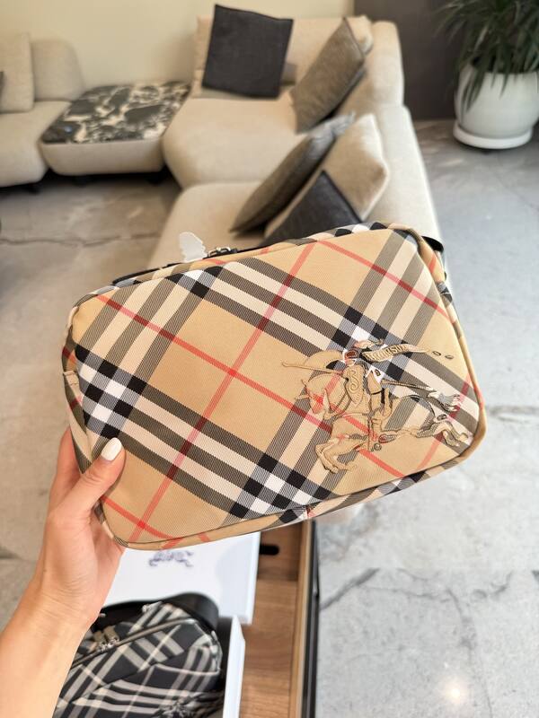 Burberry Black shoulder bag — AAA Quality Replica