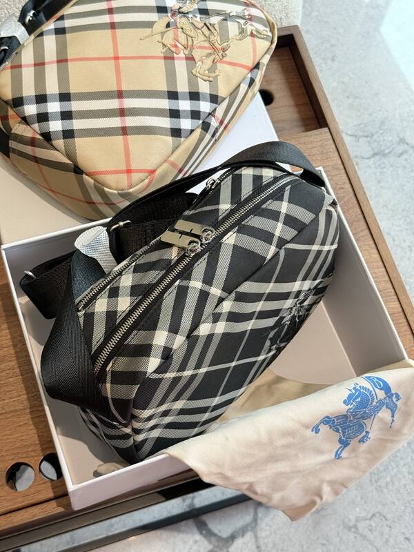 Burberry Black shoulder bag — AAA Quality Replica