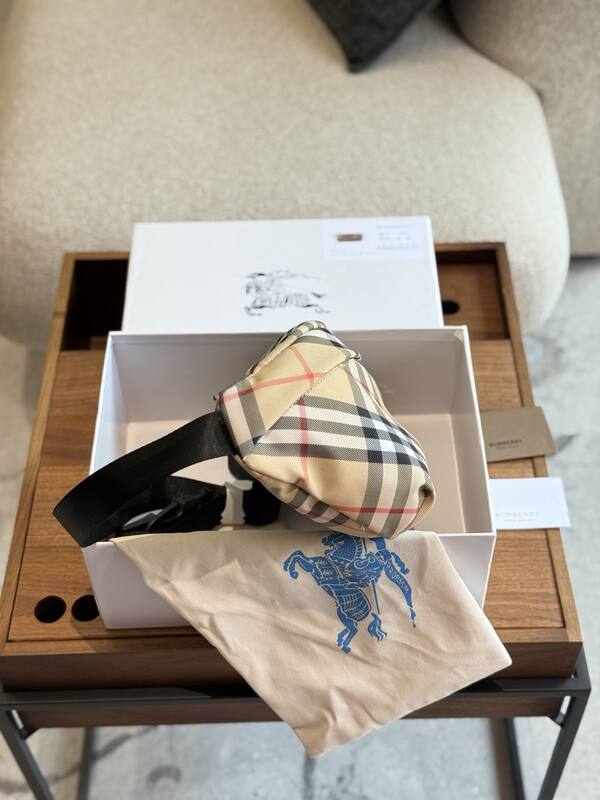 Burberry Beige shoulder bag — 1:1 Replica