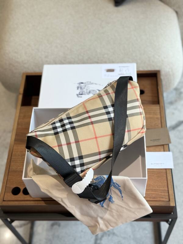 Burberry Beige shoulder bag — 1:1 Replica