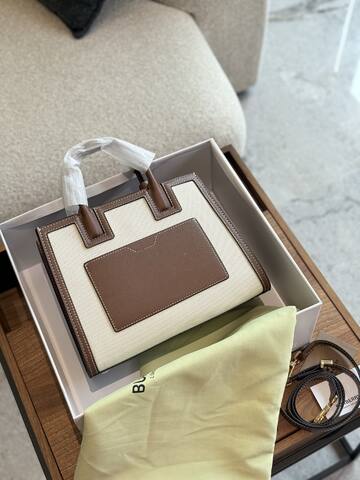 Burberry Brown 18x12cm shoulder bag Premium Replica