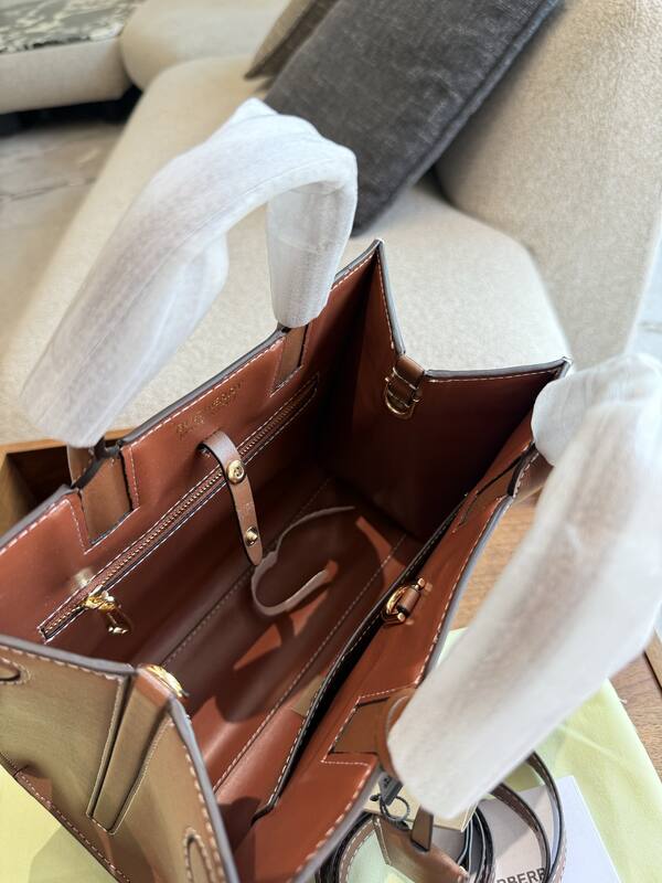 Burberry Brown shoulder bag — Premium Replica