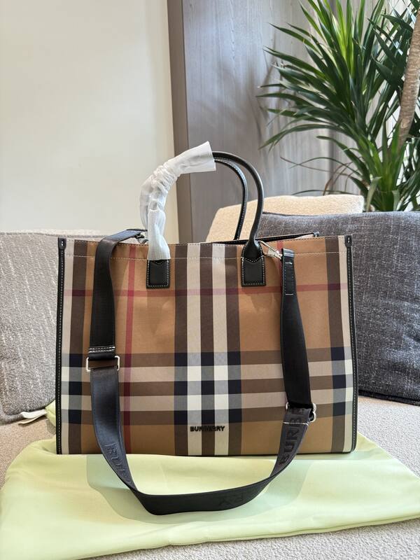 Burberry Brown shoulder bag — AAA Quality Replica