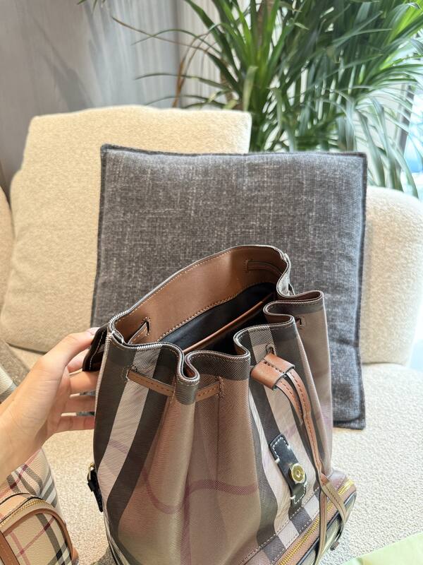 Burberry shoulder bag — Premium Replica