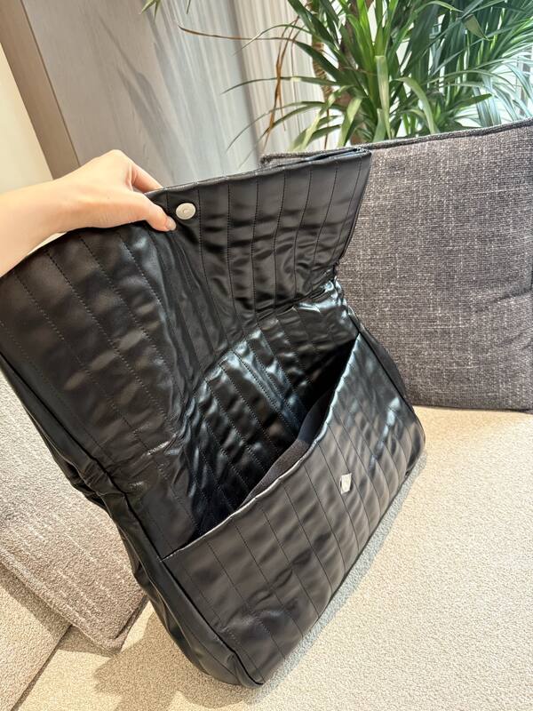 Balenciaga Black 40x30x16cm shoulder bag — Top Quality Replica