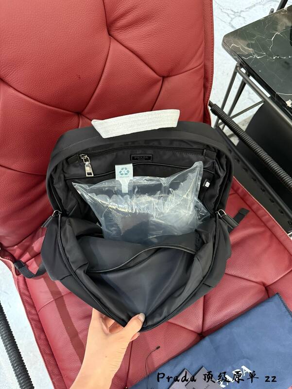 Prada Black shoulder bag — Top Quality Replica