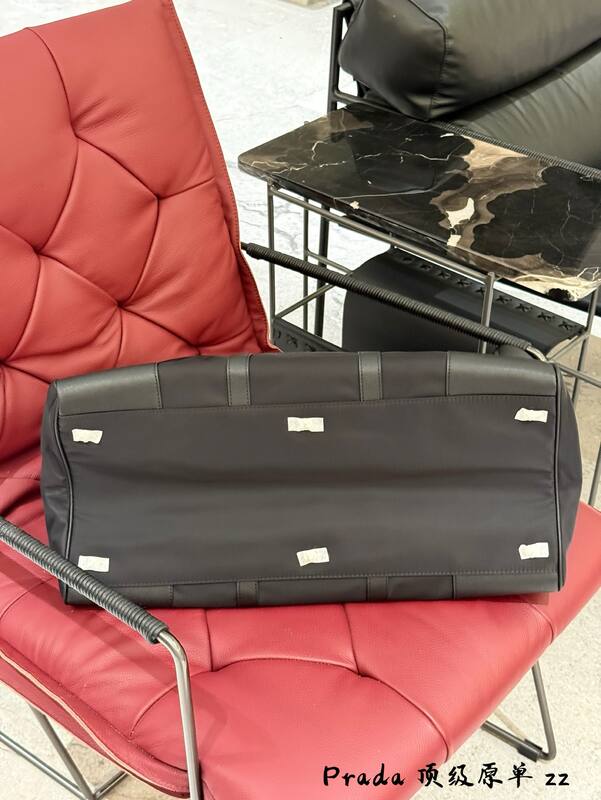 Prada Black 40x30x16cm shoulder bag — AAA Quality Replica