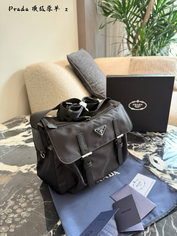 Prada Black shoulder bag — AAA Quality Replica