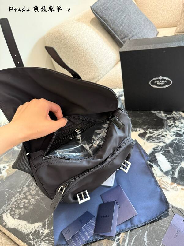 Prada Black shoulder bag — AAA Quality Replica