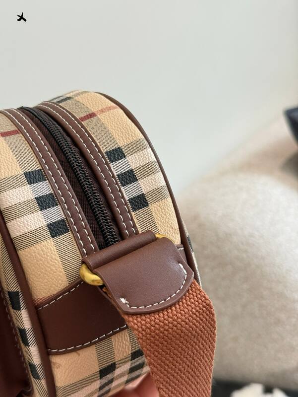 Burberry Brown 25x18x10cm shoulder bag — Premium Replica