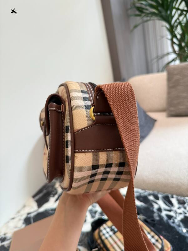 Burberry Brown 25x18x10cm shoulder bag — Premium Replica