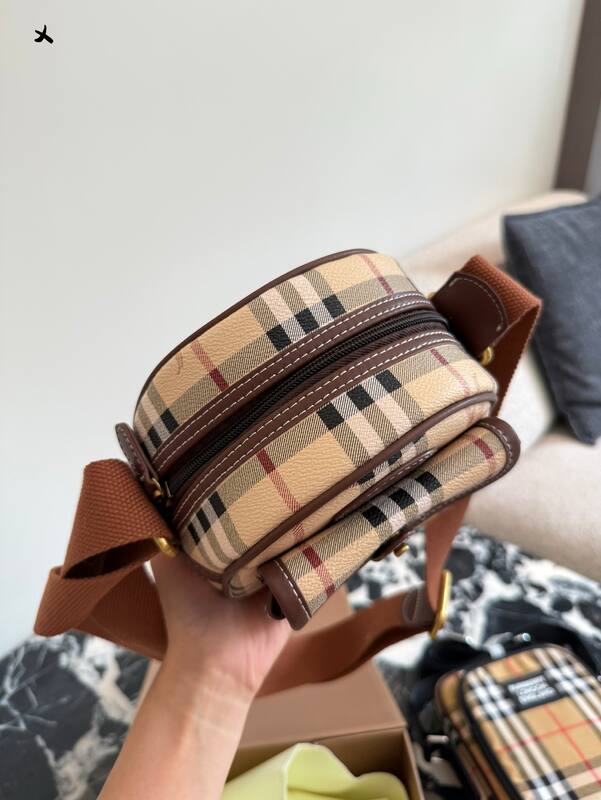 Burberry Brown 25x18x10cm shoulder bag — Premium Replica