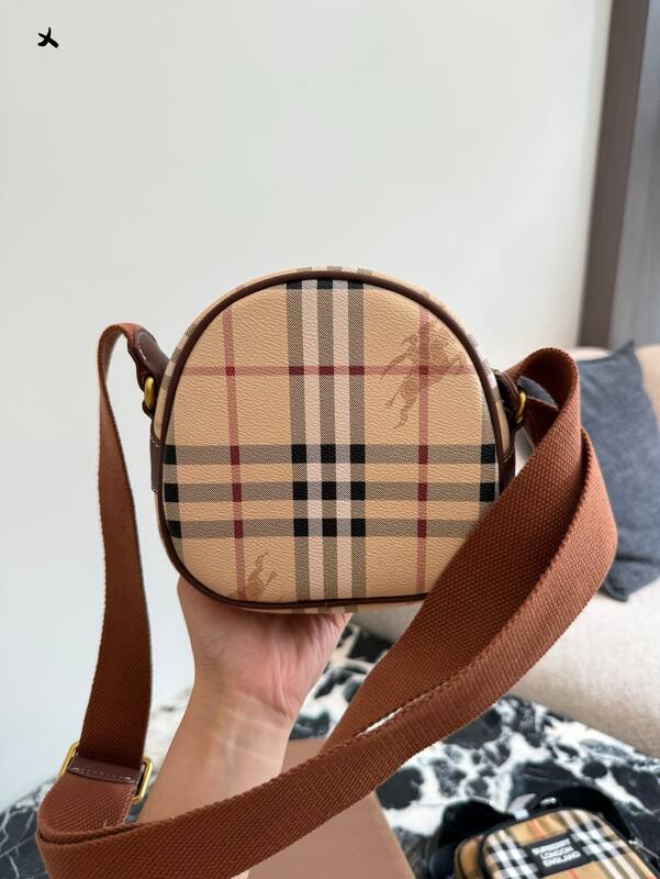 Burberry Brown 25x18x10cm shoulder bag — Premium Replica