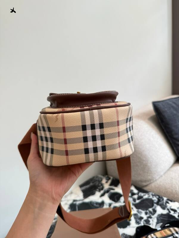 Burberry Brown 25x18x10cm shoulder bag — Premium Replica
