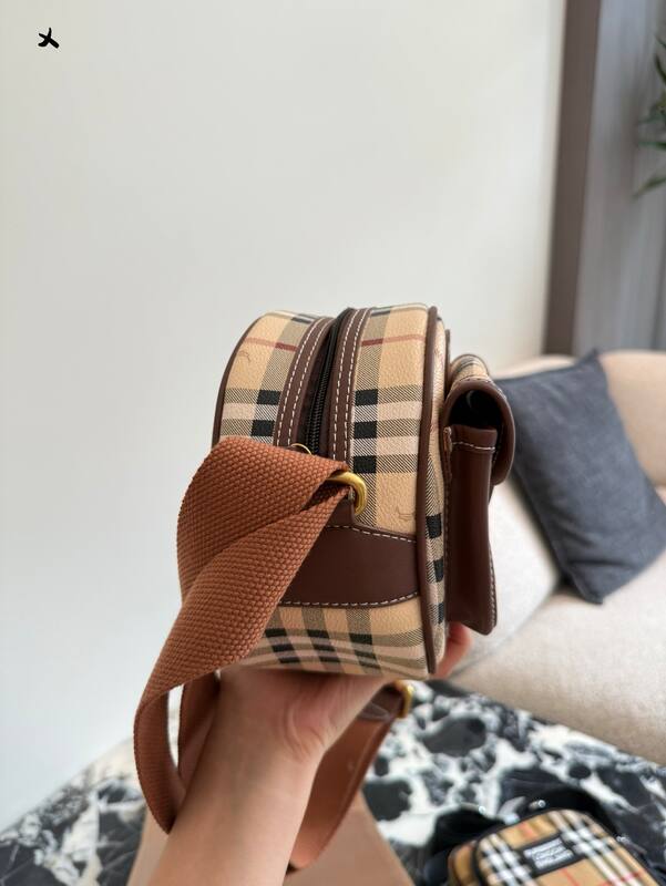 Burberry Brown 25x18x10cm shoulder bag — Premium Replica