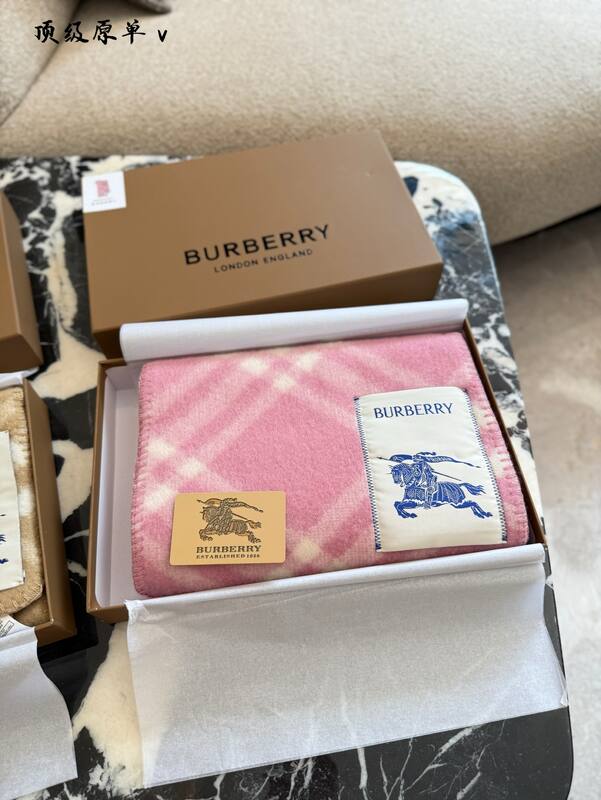 Burberry Pink shoulder bag — 1:1 Replica
