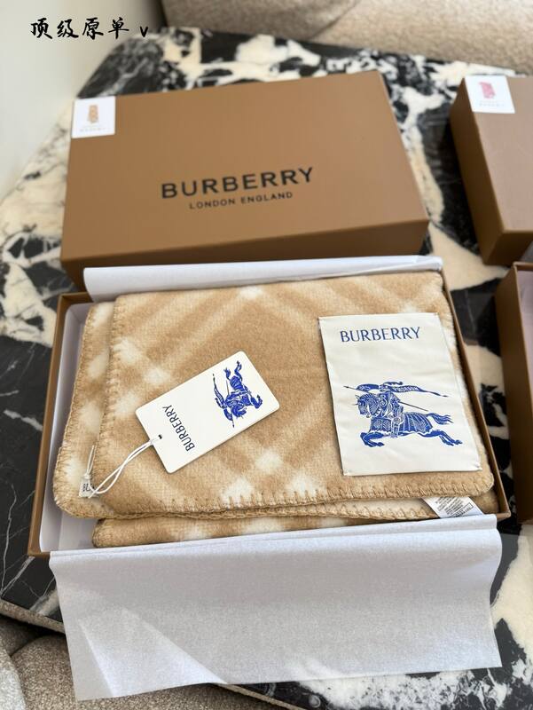 Burberry Pink shoulder bag — 1:1 Replica