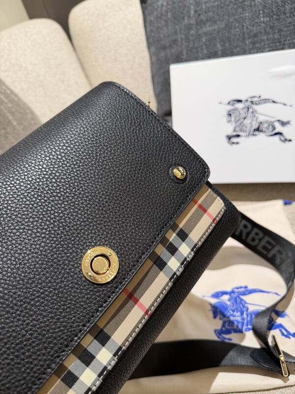Burberry Black shoulder bag — 1:1 Replica