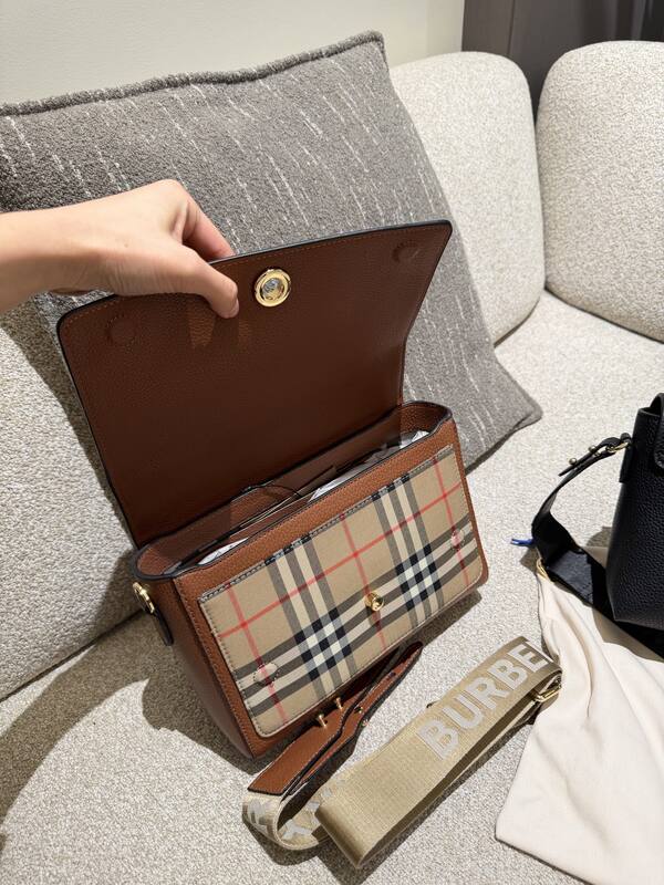 Burberry Black shoulder bag — 1:1 Replica