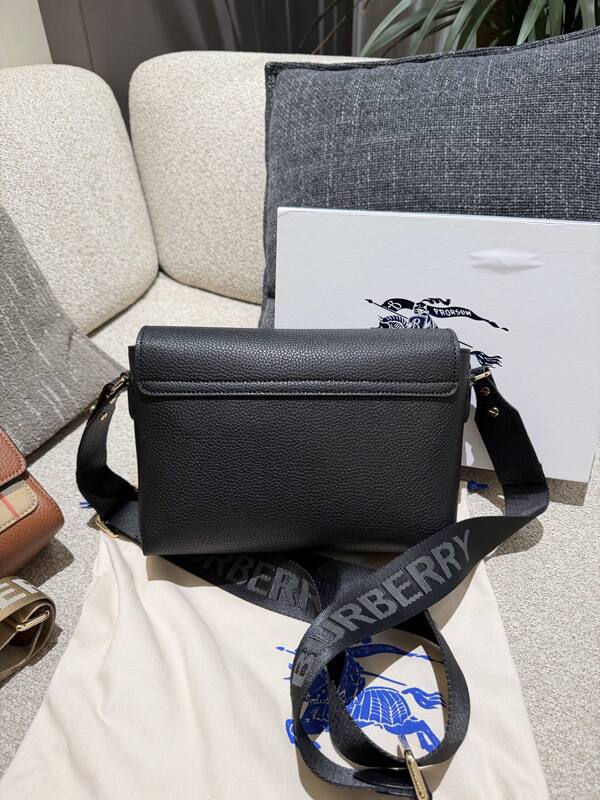 Burberry Black shoulder bag — 1:1 Replica